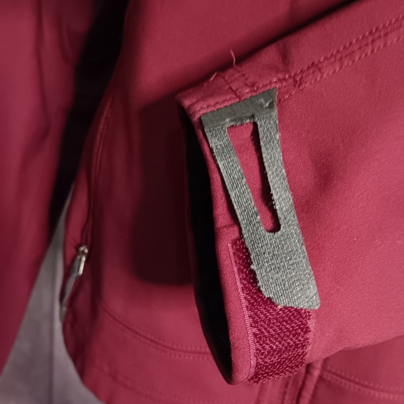 Nike ACG Maroon Softshell jacket - Picture 9 of 14